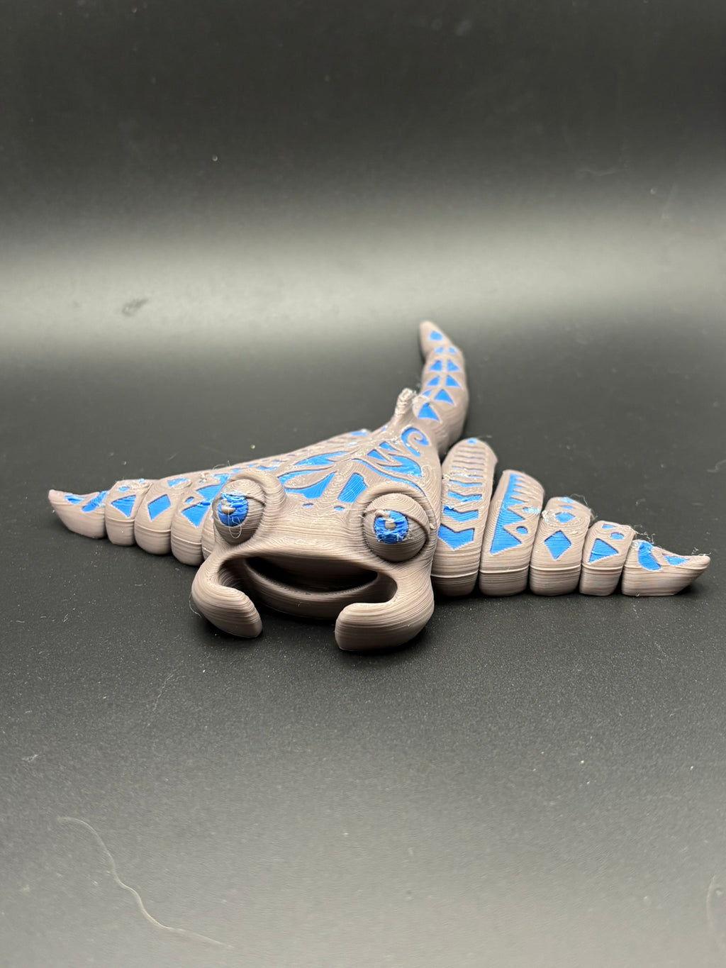 Glide — Articulated Manta Ray Figurine