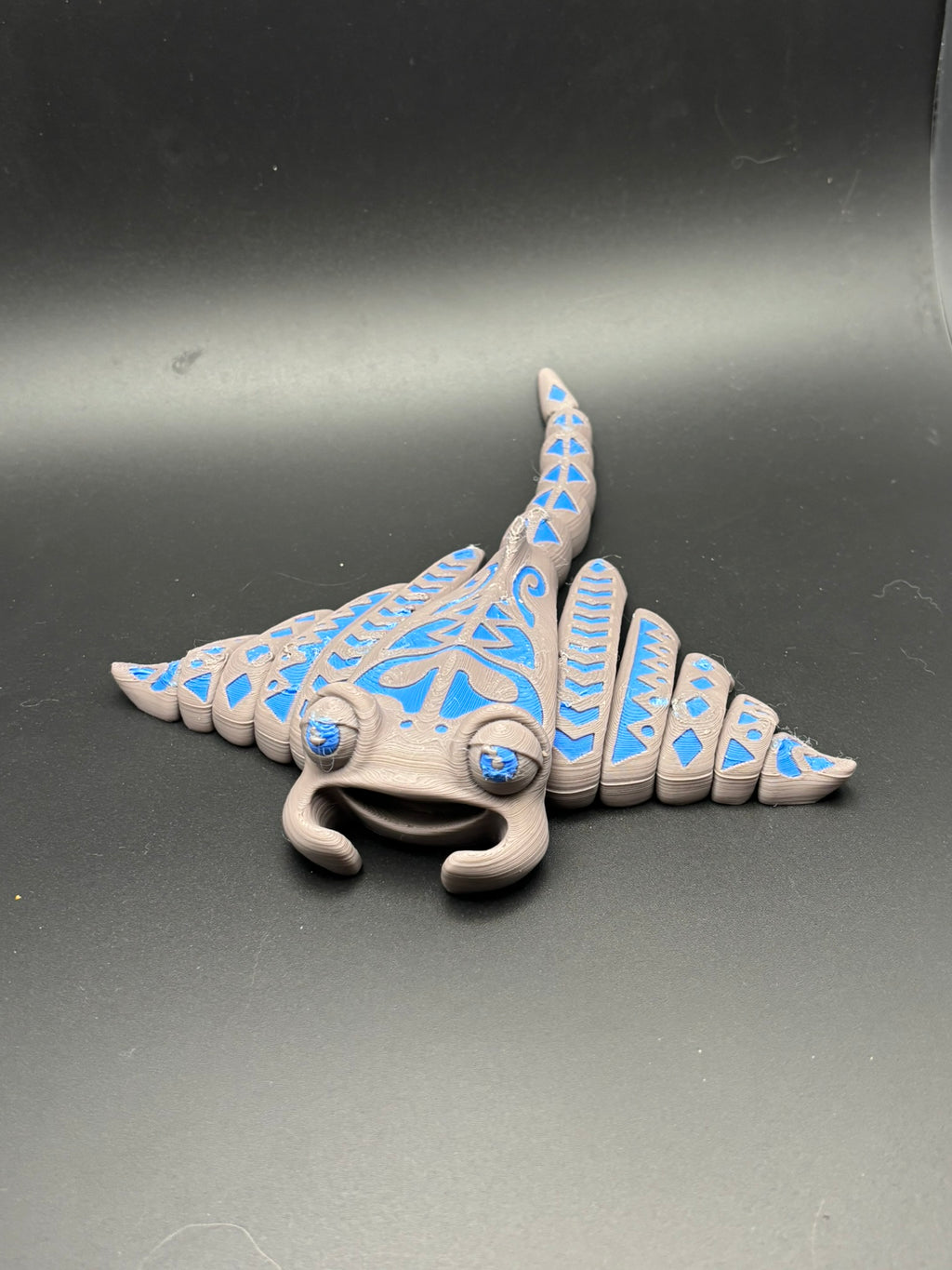 Glide — Articulated Manta Ray Figurine