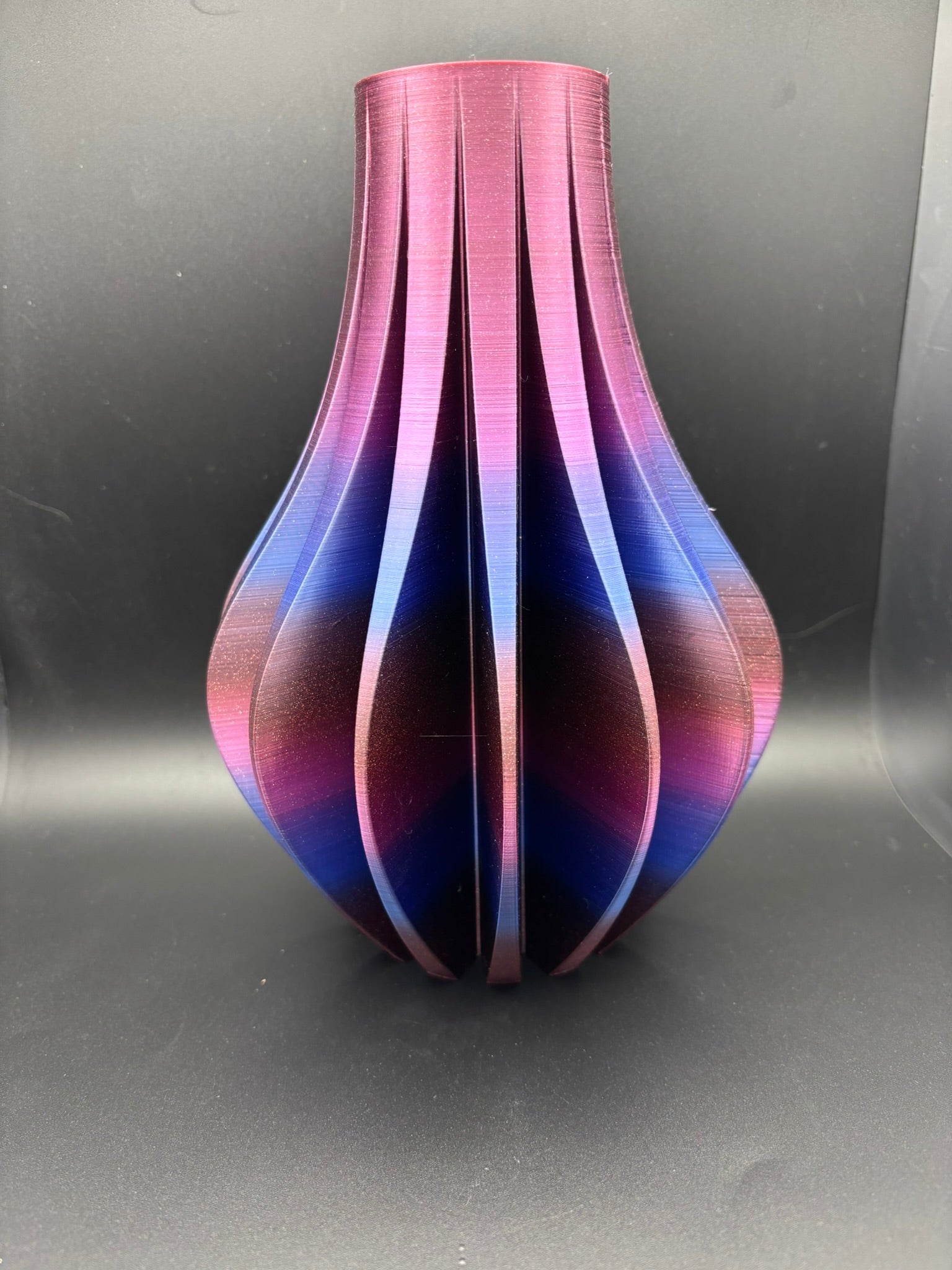 Ribbed Petal Vase - 8"