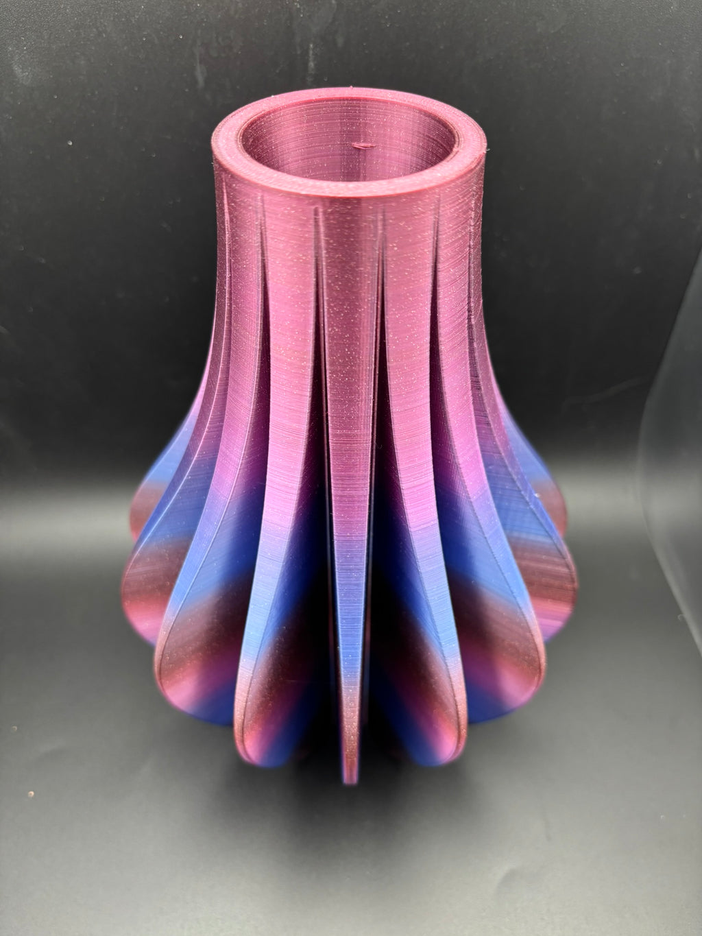 Ribbed Petal Vase - 8"